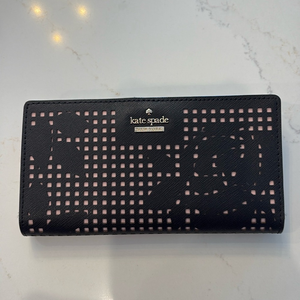 Kate Spade ♠️ black and pink leather wallet. In great condition.